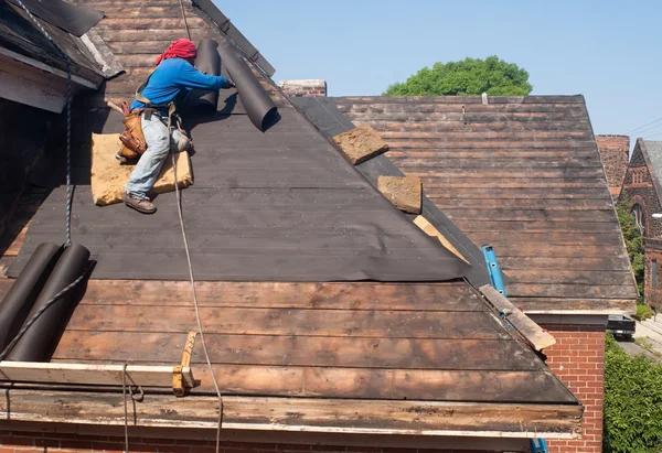 Choosing the Right Roof Replacement Material